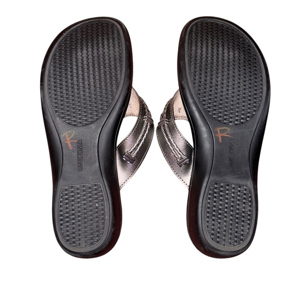 MINNETONKA Silverthorne Leather Thong Pewter Silver Flip Flops Sandals Size 11 - Picture 9 of 11